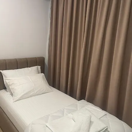 Stivens 地拉那