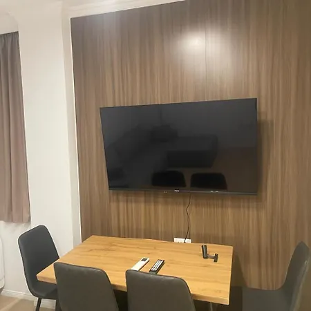 Stivens 地拉那